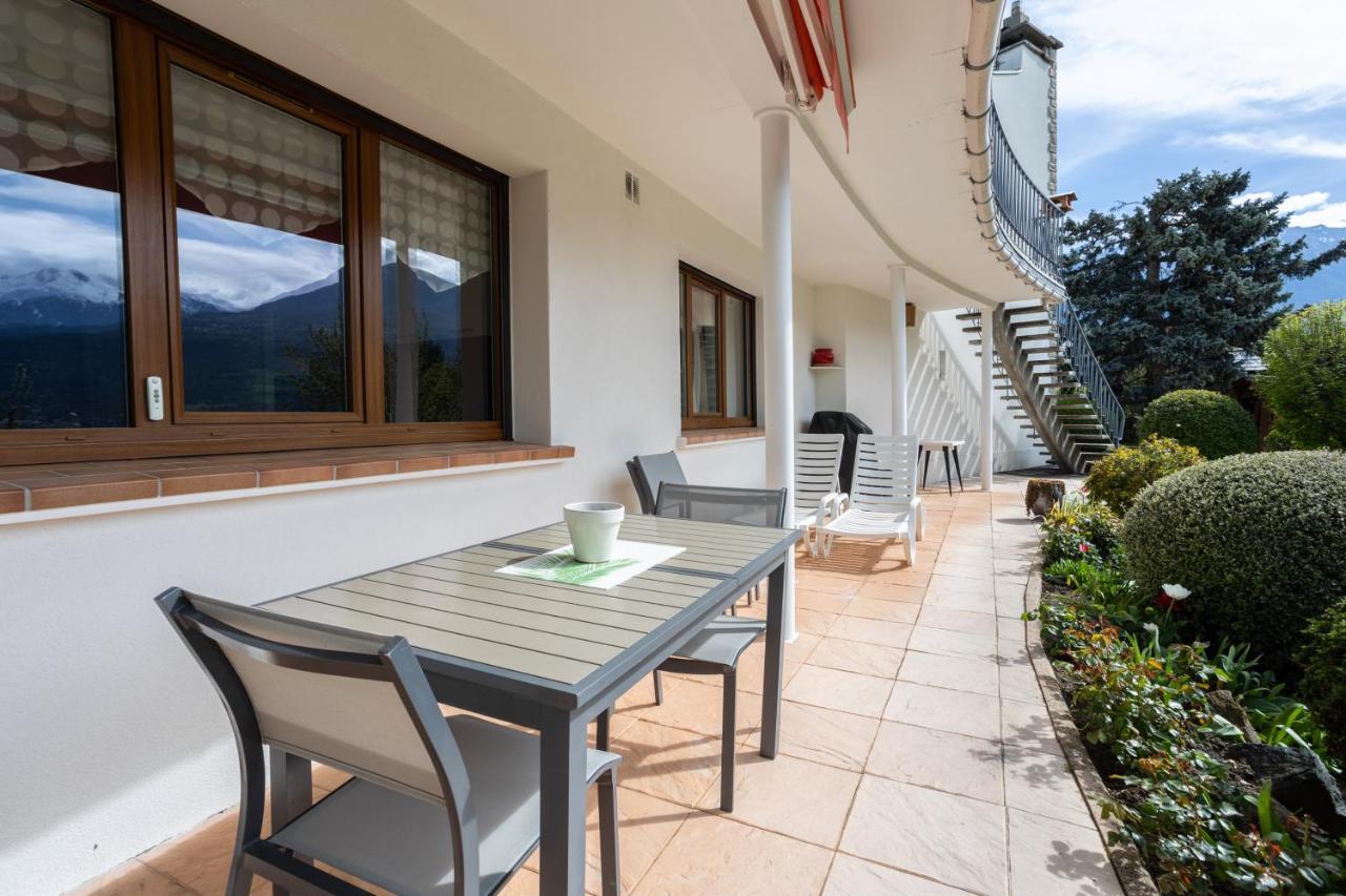 Vue Sur Les Montagnes Apartment Embrun Exterior foto