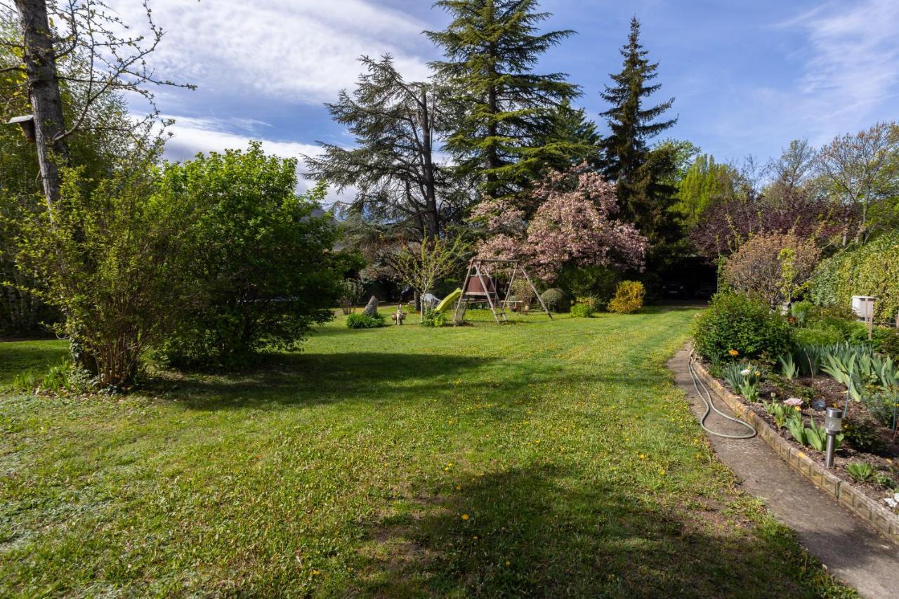 Vue Sur Les Montagnes Apartment Embrun Exterior foto